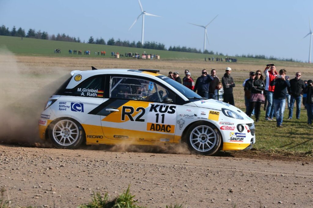 ADAC Opel Rallye Junior Team übertrifft die Erwartungen